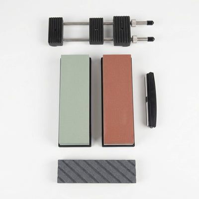 Kit d'aiguisage avec pierres à aiguiser