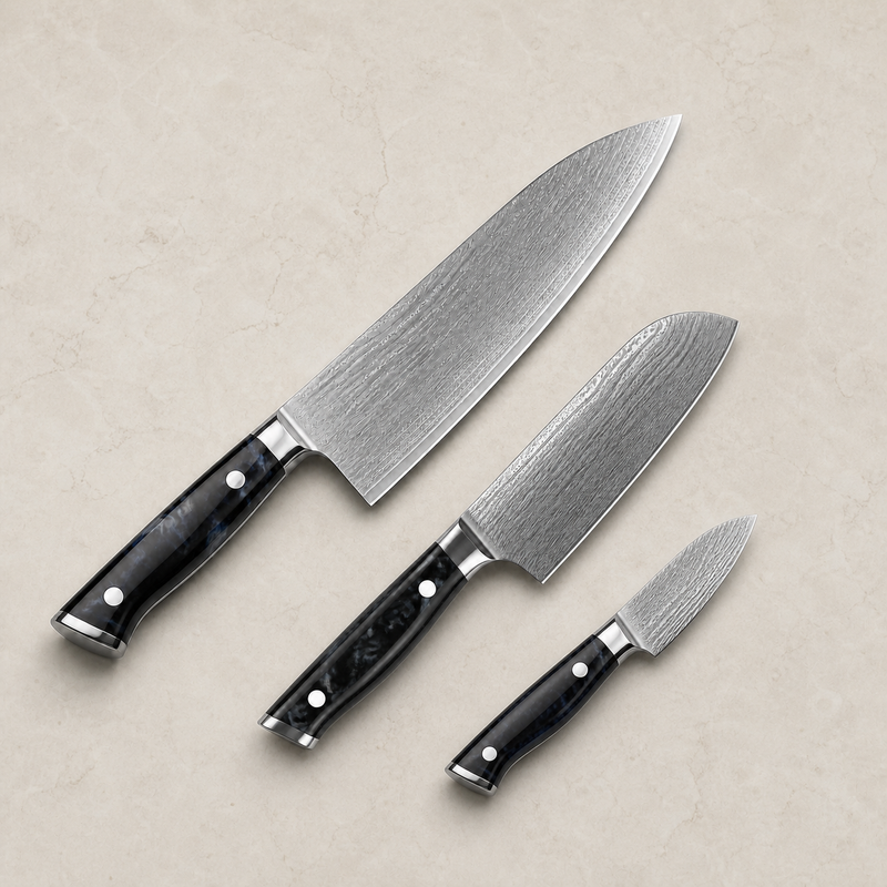 Set de 3 couteaux — Kage Essentiel, présentation des 3 couteaux sur fond ivoire