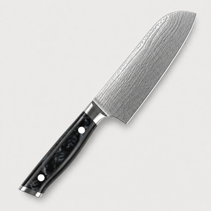 Couteau Santoku Haganori Kage à manche noir, lame de 18 cm