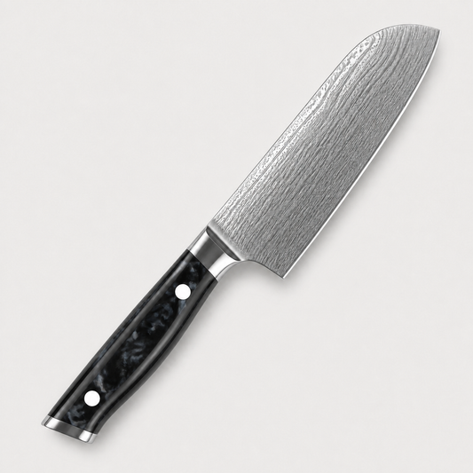 Couteau Santoku Haganori Kage à manche noir, lame de 18 cm